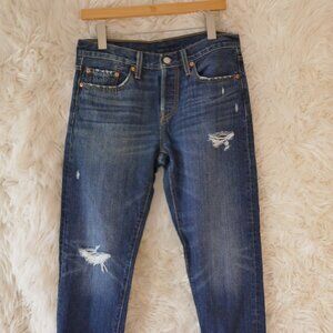 Levis Boyfriend dark blue distressed crop jean. Size M